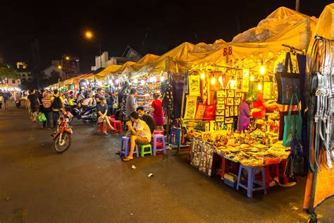 vietnam ben thanh market hours